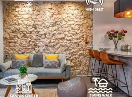 Luxury Family 2BR - Prime Location, Walk to Beach & Shopping, Sunny Balcony - By Totolulu Cannes Hoche