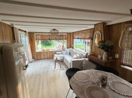 Ibiza style chalet、エークトのホテル