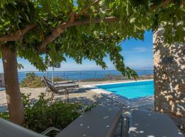 IRIS, Luxury Stone Villa in Stoupa with Private Infinity Pool, BBQ and Amazing Sea View, hotel with hot tubs in Stoupa