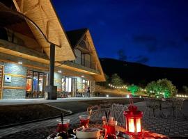 Troja Resort - Hotel & Restaurant, hotel v destinaci Shupenzë