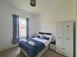 3 Central Bedroom flat