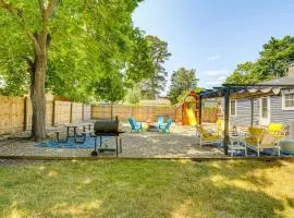 Bayville Getaway with Fire Pit - 2 Mi to Beach!
