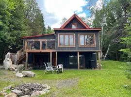 Rustic Cottage by the Lake