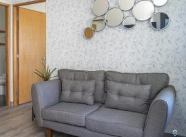 Modern Condo Pools Private BBQ Malecon 4 Blocks, hotel em La Paz