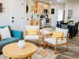 Creekside Cabins Hickory Stay w views near Lava