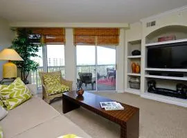 Coastal Comfort 3BR Condo Beachside Relaxation