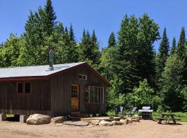 Meadowlark Cabin #5, hotel v destinaci Maynooth