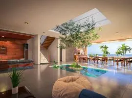 Lazy Bay Hotel