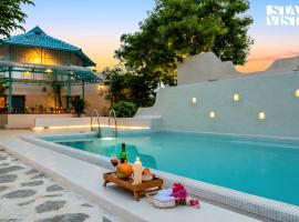 StayVista at Wellnest Natural Farms with private pool 4 hours from bangalore, hótel í Chittoor