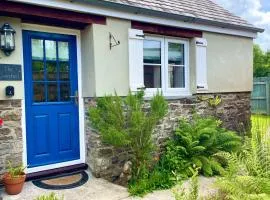 The Cowshed Cottage near Bude Dog Friendly Private Garden