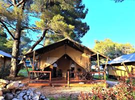 Losinj Glamping - Camp Čikat - Wild、マリ・ロシニのホテル
