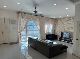 Sitiawan Homestay Entire Semi D house