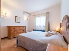 -Free Pool, Beach and Parking- Deluxe Apartment