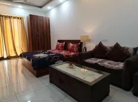 Couple Friendly#Darshana Studios