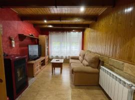 Apartamento La Veiga, hotel i Cerredo