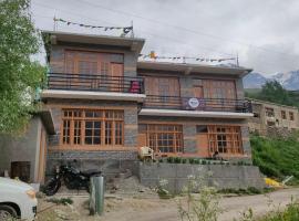 Bros Hostel & Cafe, Sissu, курортный отель в городе Sissu