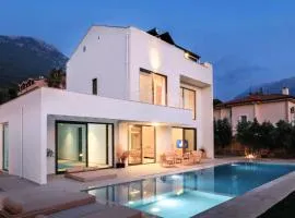 Villa Neo with 2 private pools, bbq, jacuzzi and sauna