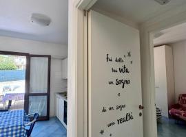 La Casa di Viola, appartamento con aria condizionata, khách sạn ở Sirolo