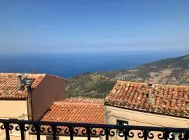 Pollina Suites & Apartments