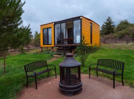 Makalu Cabin in Tapalpa Forest for 4 Guests, готель у місті Тапальпа