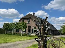 Erve Zonnehoeve B&B en Wijngaard