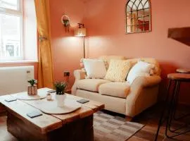 2-Bed Cottage in Buxton