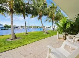 Sailfish Suites 1 - Waterfront & pet friendly