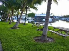 Sailfish Suites 2 - pet friendly & waterfront