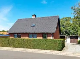 10 person holiday home in Ålbæk-By Traum