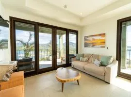 360 Splendor 104B-Ocean View Condo-Breakfast Included!