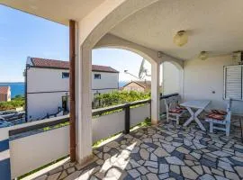 Nice Apartment In Rtina With Wifi