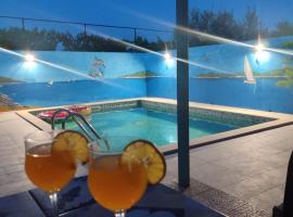 Large Apartment Duje – hotel w mieście Kaštela