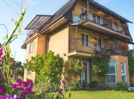 Pensjonat Lazur, ξενοδοχείο σε Wrzosowo