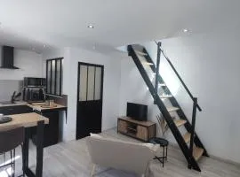 Studio neuf situé au cœur d'un bourg paisible