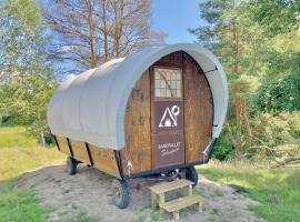 Prärievagn på Sandfallet Glamping: Laholm şehrinde bir otel