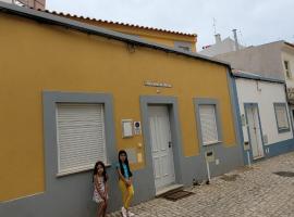 La petite maison, hotel in Portimão