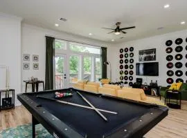 3bd-Rooftop Movie Theater-BBQ-Retro Music Theme-Downtown 8mins
