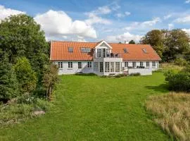 Lovely Home In Aabybro With Kitchen