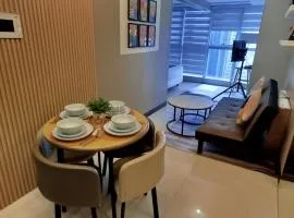Uptown Parksuites Tower 1 BGC