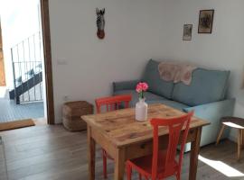 Casa Don Pelayo Boutique Apartments & Caf&eacute;, hotel com estacionamento em Valderrobres