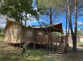 Tente chauffée avec piscine lagon