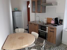 Appart proche toutes commodités, hotel v destinaci Souvigny