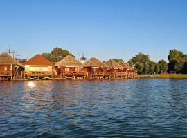 Tahiti sunshine - Chatka na vode