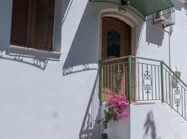 Τhemis House, hotel in Chania Town