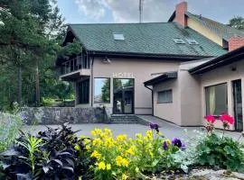 로야에 위치한 호텔 Hotel Rojas Pērle