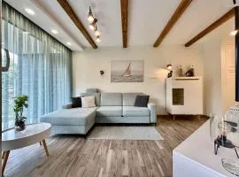 LAKE MOMENTS - Ruby Garden Apartment