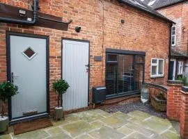 Stunning Ashbourne Town Centre Cottage near Alton Towers Peak District Derbyshire