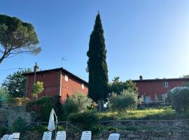 Charming Villa with swimming pool-Todi, Italy, hotel v destinaci Todi