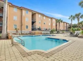 3 Bed Condo Block to Beach 2 Pools Hot Tub
