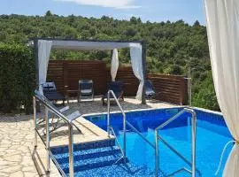 Rustic Apartment Mariva